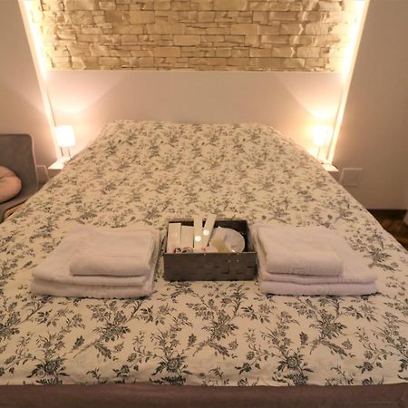 Cozy Old Town Apartment - Free Minibar ブカレスト エクステリア 写真