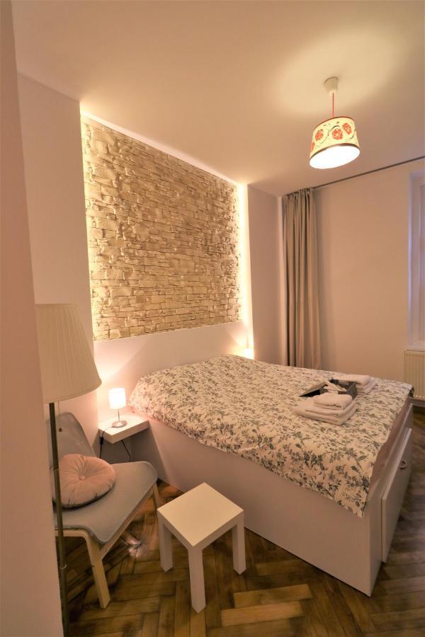 Cozy Old Town Apartment - Free Minibar ブカレスト エクステリア 写真