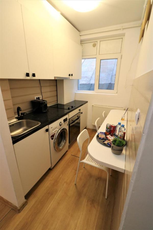 Cozy Old Town Apartment - Free Minibar ブカレスト エクステリア 写真