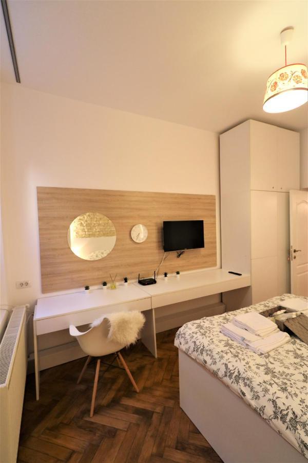Cozy Old Town Apartment - Free Minibar ブカレスト エクステリア 写真