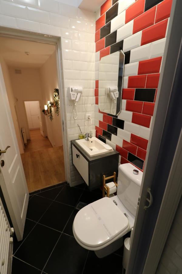 Cozy Old Town Apartment - Free Minibar ブカレスト エクステリア 写真